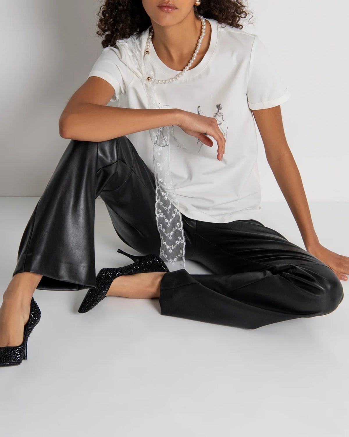 Fracomina - T-Shirt With Neck Lace Cream