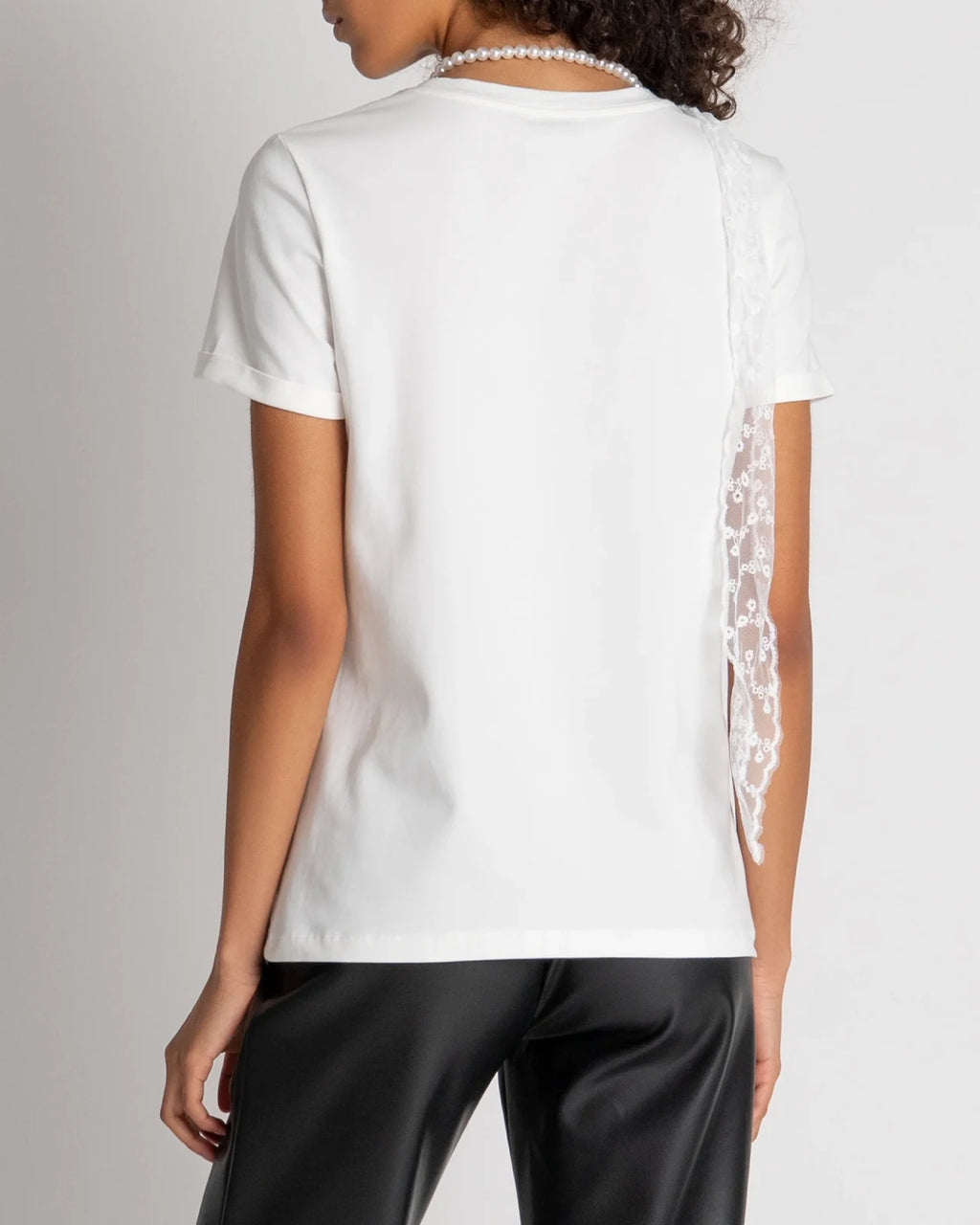 Fracomina - T-Shirt With Neck Lace Cream